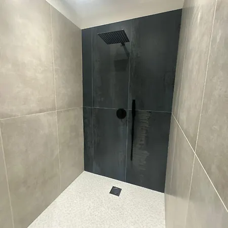 Maison Toledo بيت ضيافة 4*